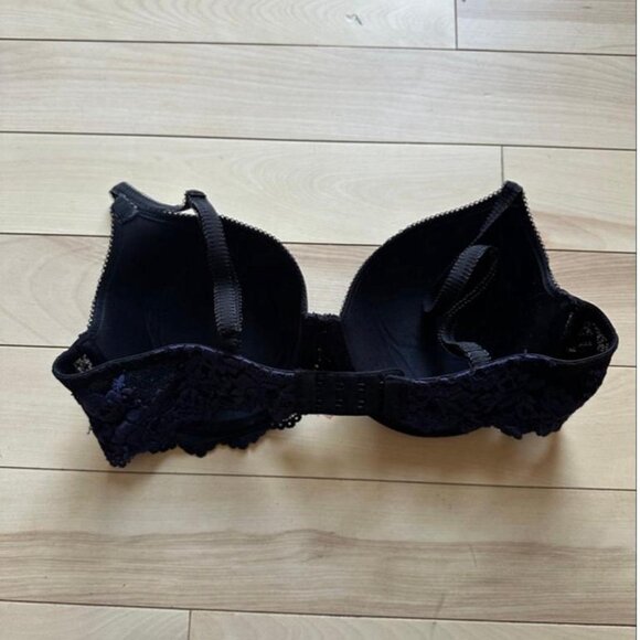 Barely worn La Vie en Rose bra in navy and black lace. - Picture 5 of 7
